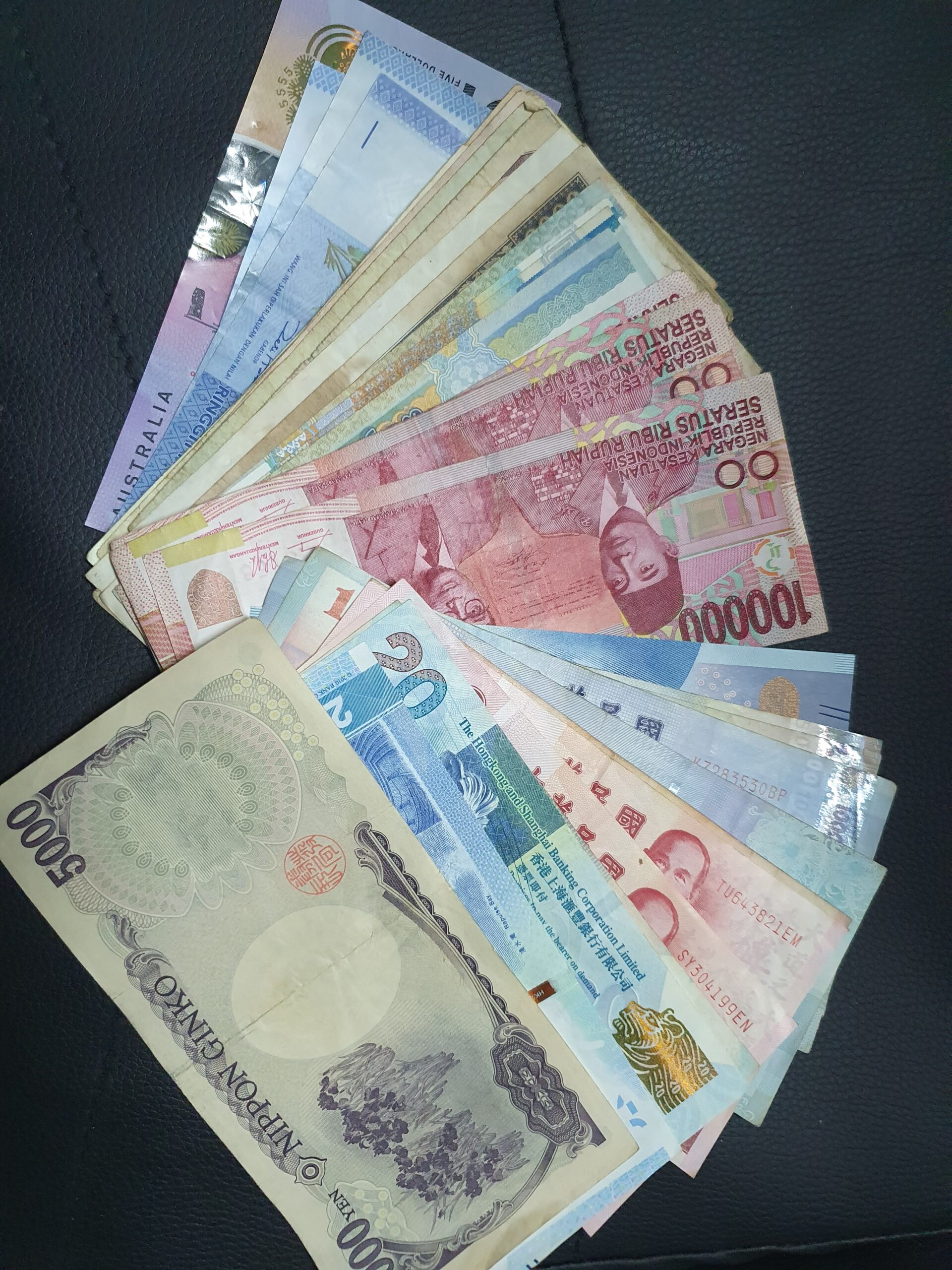 ให้เพื่อนยืมเงิน
